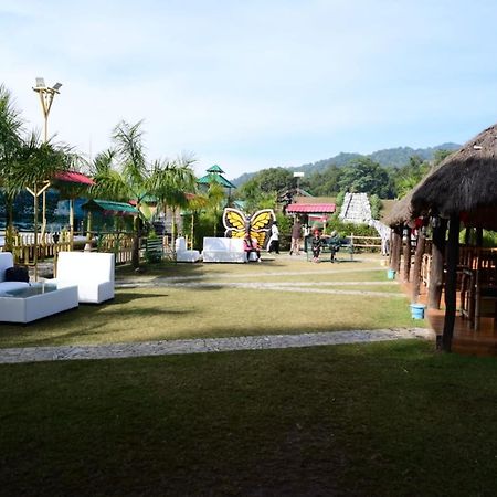 Jungle Resort Халдвані Екстер'єр фото