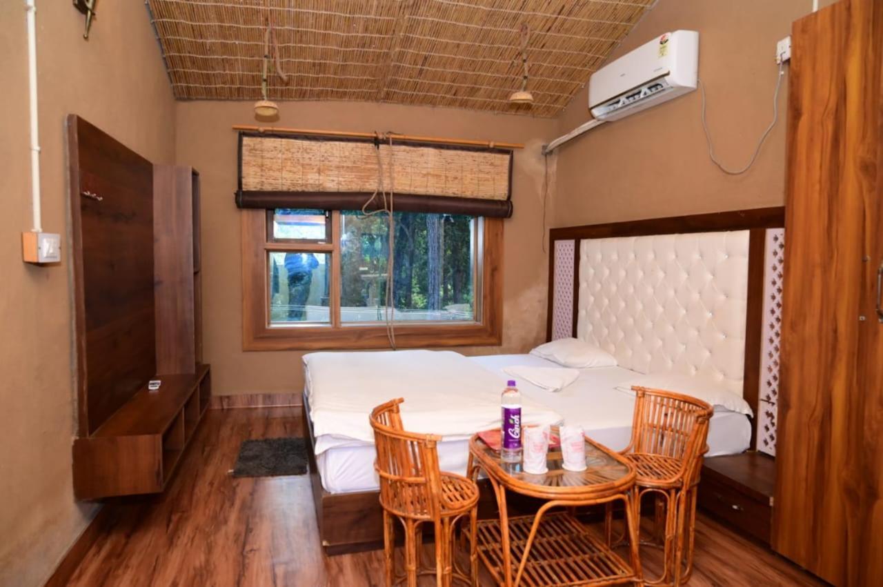 Jungle Resort Халдвані Екстер'єр фото
